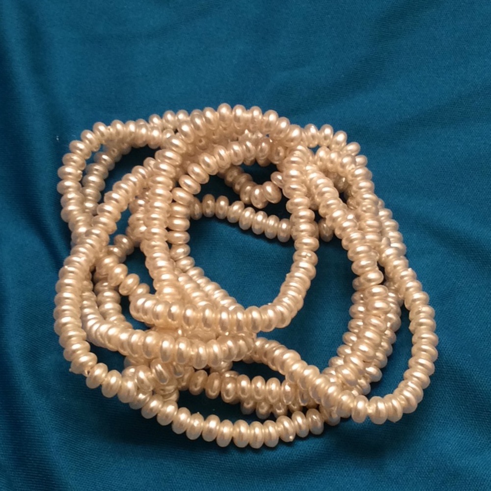 Pearl ponytail holder